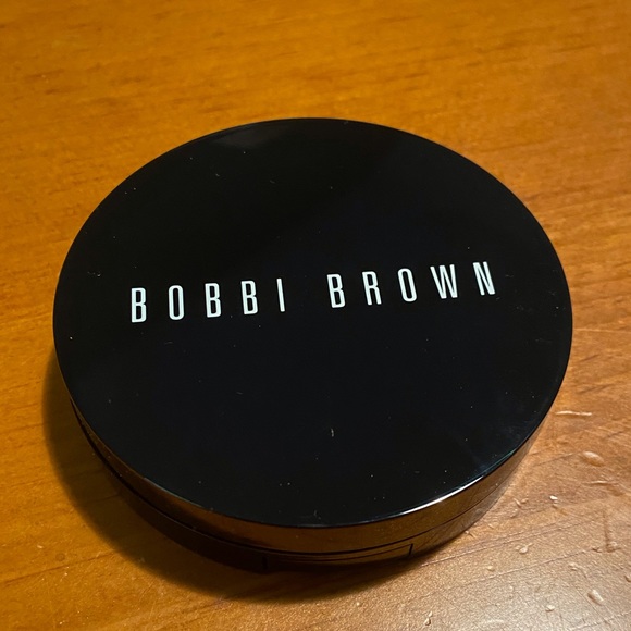Bobbi Brown Illuminating Bronzing Powder - Picture 3 of 11